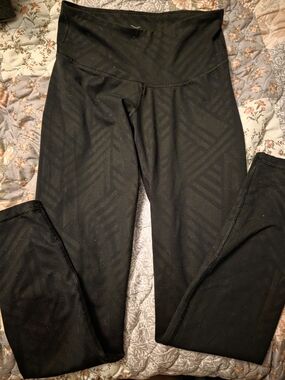 Old Navy Active Black High-Rise Patterned Leggings